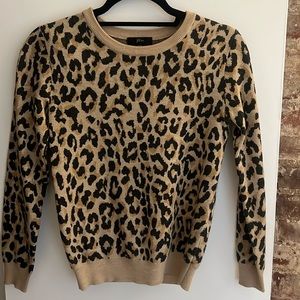 Merino wool crewneck sweater in leopard